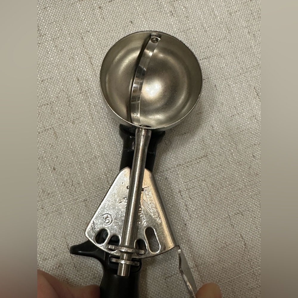 Premium Silver Ice Cream Scoop with Black Handle - Picture 4 of 8